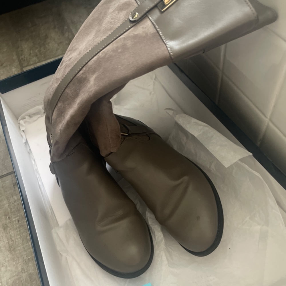 Gray suede & leather material boots